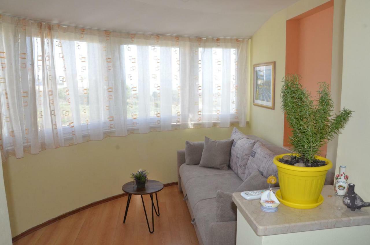 Beach Apartment Sweet Dora Split Exterior photo